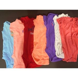 bundle of 7 Carter’s Onesies Short Sleeve for NB